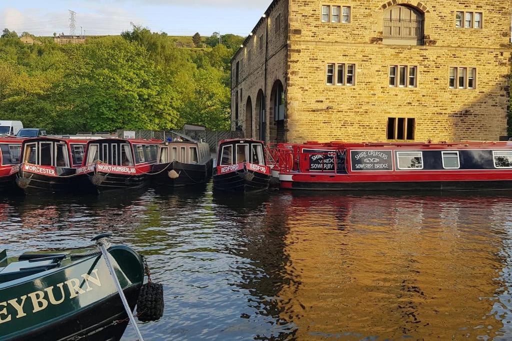 Bowie'S Abode Sowerby Bridge Exterior photo